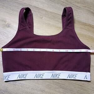 ✨ 3 / $15 DEAL ✨Nike Dri Fit Burgundy Sports Bra - Medium
